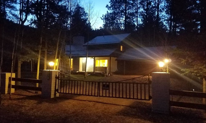 Greer Casa | Welcome to our " Korner Kabin " In the aspens and pines.