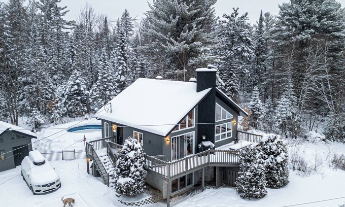 Chertsey Chalet De Esquí | Welcome to our peaceful O family chalet in Chertsey
