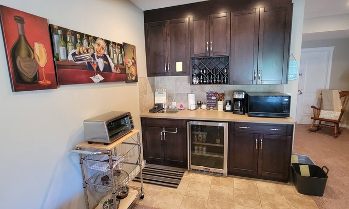Cochrane Cama Y Desayuno | Welcome to our pet friendly suite close to the mountains and nature