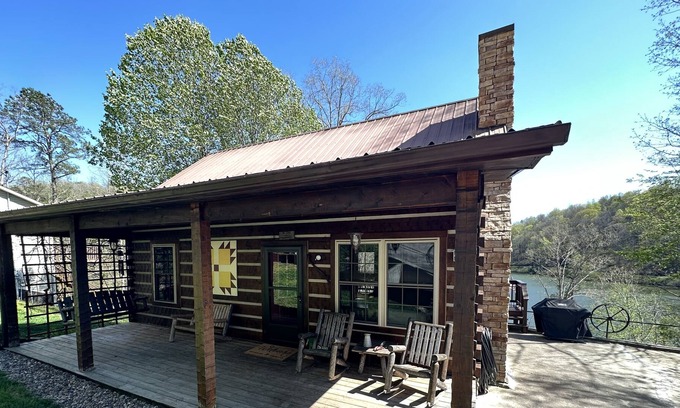 Pittsburg Cabina | Welcome to Paradise.