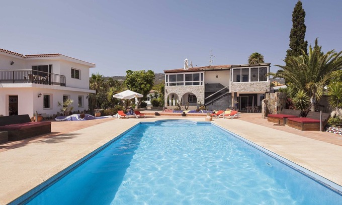 Arona Villa | ¡Bienvenido al paraiso! Ideal para familias múltiples, piscina privada, BBQ House, Wifi