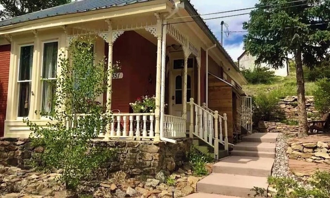 Central City Casa | Welcome to Pembroke Cottage in Central City CO! 2 bed/1 bathnParking for 2 cars