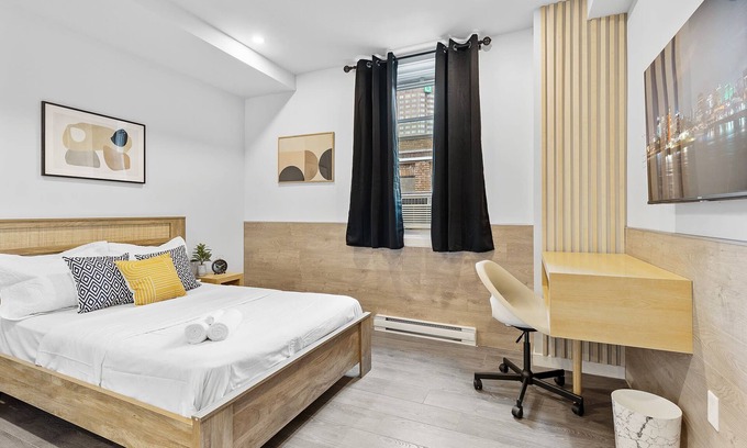 Quartier des Spectacles Hotel | Welcome to ''Sand & Stone Hotel'' Charming 1 bdrm