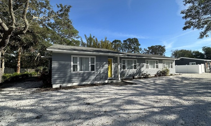 Park East Casa | Welcome to Sarasota! Indulge in a stress-free getaway at this turnkey rental property