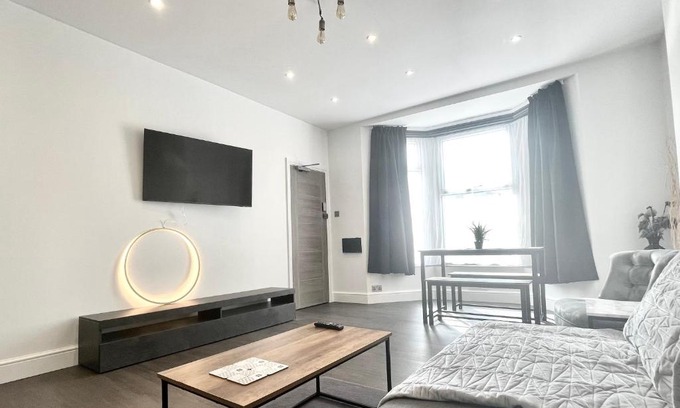 Peterborough Apartamento | Welcome to Serenity Central! New Listing Discount!