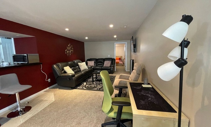 Jasper Place Casa | Welcome to Shibly's Retreat