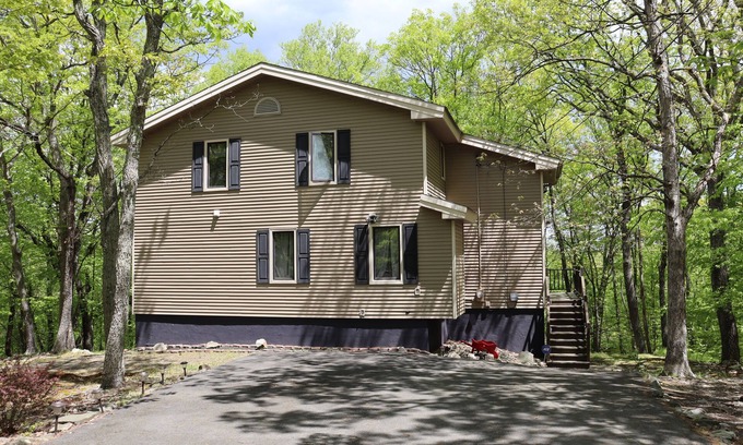 Bushkill Casa | *Welcome to Snow Lodge*