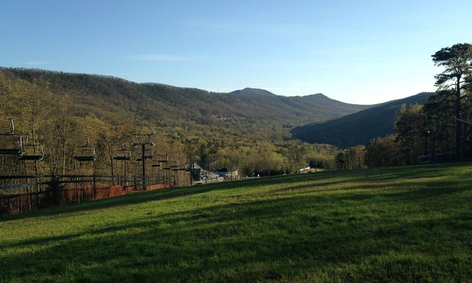 McGaheysville Casa | Welcome To "Snowed Inn” - Walk On And Off The Slopes