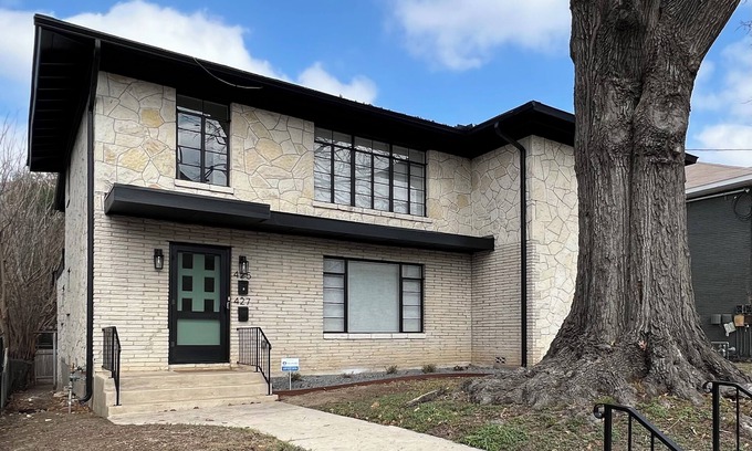 Alta Vista Apartamento | Welcome to SoHil Flats Unit 2! Fully-furnished & All bills paid!