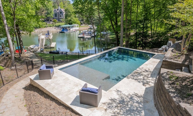 Barium Springs Casa | Welcome to The Blue Lagoon - Beautiful, Modern 3 Level Home w Pool and Great Amenities!