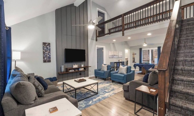 Branson Cabina | Welcome to the Bluebird Bungalow!