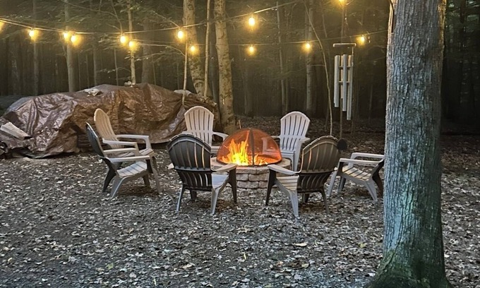 Wallenpaupauk Lake Estates Chalet De Esquí | Welcome to the charming Boathouse Chalet located near Lake Wallenpaupack in WLE