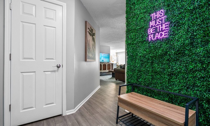 Sycamore Ridge Apartamento | Welcome to The Conservatory, your dream home away from home in Atlanta.