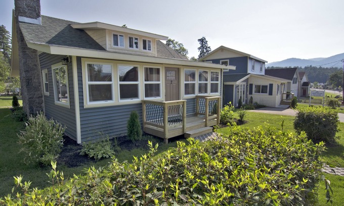 Lake George Cabaña | Bienvenido a The Corner Cottage