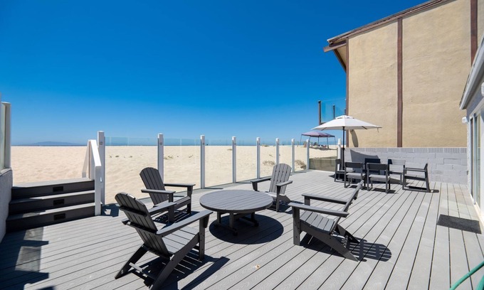 Hollywood Beach Cabaña | Welcome to the cutest oceanfront beach cottage!