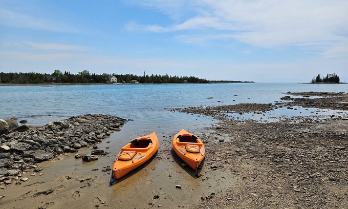 Northern Bruce Peninsula Cabaña | Welcome to The Dorcus Bay Retreat! Discover Tobermory at its finest.