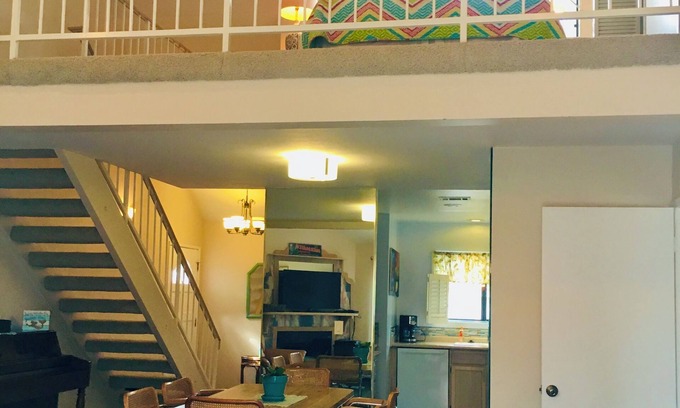 Westside Costa Mesa Condominio | Disfrute de la playa, Caminata, Ejecutar, bicicleta y visitar Disneyland