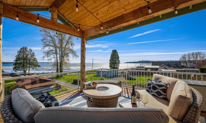 Blaine Casa | Welcome to the Perch. The epitome of Birch Bay, WA beach living!