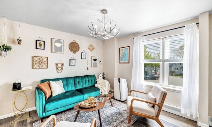 Algoma Apartamento | Welcome to The Steele Magnolia!! Completely renovated 2 bed/1ba plus bonus futon couch
