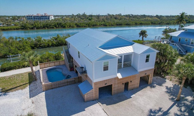 Palm Island Casa | Welcome to the Tipsy Turtle: Luxury 4 bedroom home with Pool and Private Dock on Palm Island