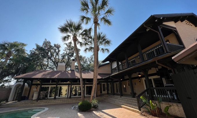 Governor's Walk Casa | Welcome to The Urban Mansion in Midtown Tallahassee