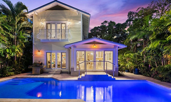Colee Hammock Casa | Welcome to the Hemingway, A Key West Style Heated Pool Home Off Las Olas!!!!