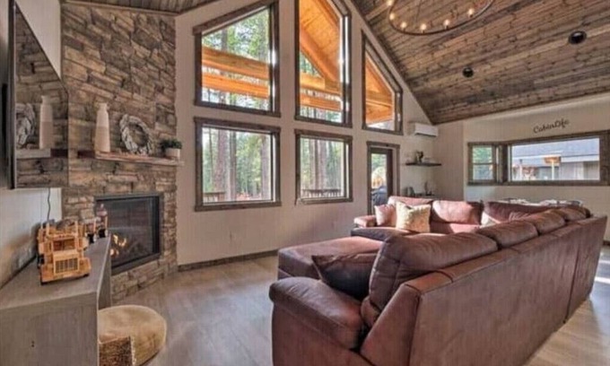Ronald Casa | Welcome to the Wapiti Cabin! Near Lake Cle Elum!