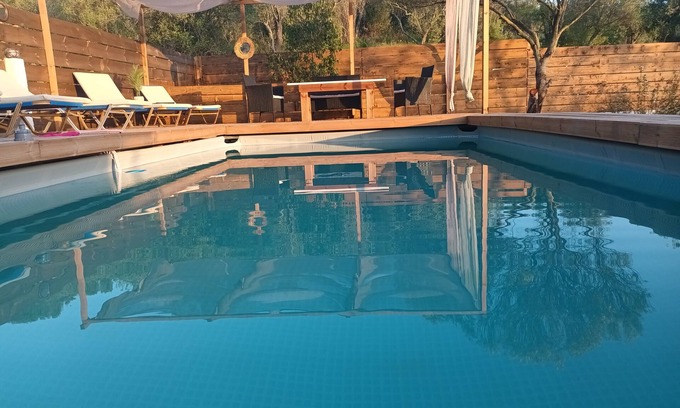 Marathias Villa | Bienvenido a Villa Thanos! La villa es una casa de una planta con un gran jardín