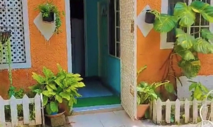 Irish Town Cabaña | Welcome to Whispering Waters Nature Cottage. Just 15 minutes away from Kingston