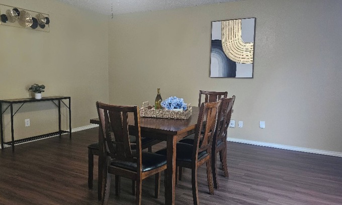 Converse Casa | Welcome to your charming Converse retreat!
