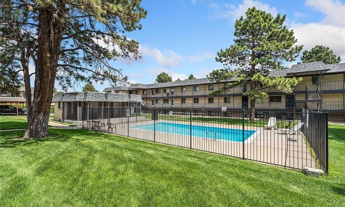 Lakewood Condominio | Welcome to your charming 1-bedroom, 1-bathroom condo