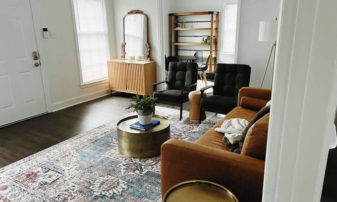 East Memphis Casa | Welcome to your Memphis retreat steps from the vibrant University of Memphis!