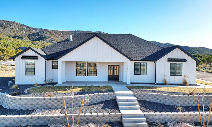 Parowan Casa | Welcome to your perfect getaway in Parowan, Utah! Nestled at the base of Brian H
