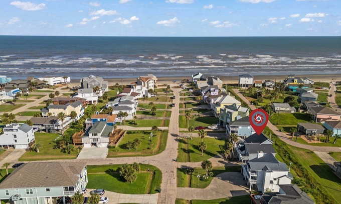 Pirates Beach Casa | Welcome to your ultimate seaside escape!