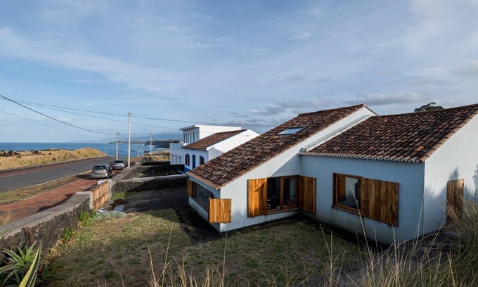 Capelas Casa | WelcomeBuddy - Azorinas - Ocean & Natural Pools
