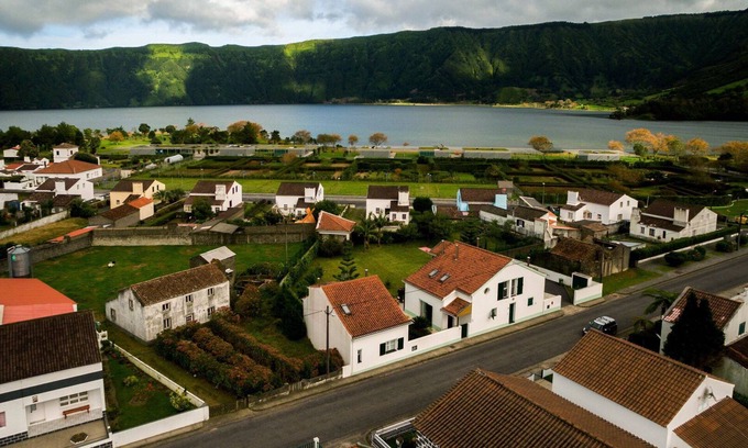 Sete Cidades Casa | WelcomeBuddy - Casa dos Avós - Garden & Lake II