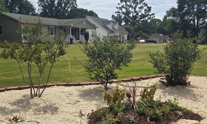 Terrell Casa | Welcoming 3-bedroom house with AC in Lake Norman of Catawba