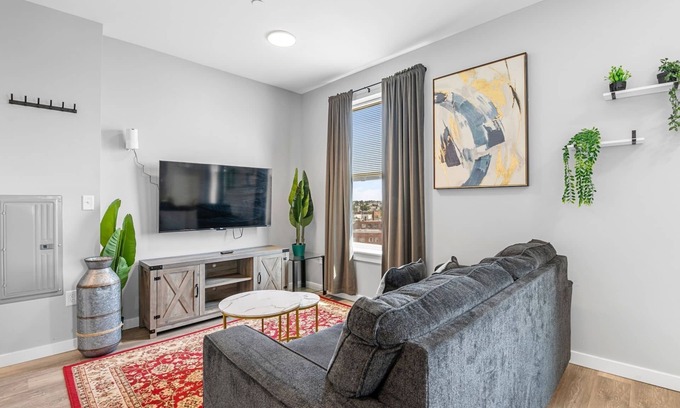 Everett Apartamento | Welcoming 1BR Near Encore Boston 7379