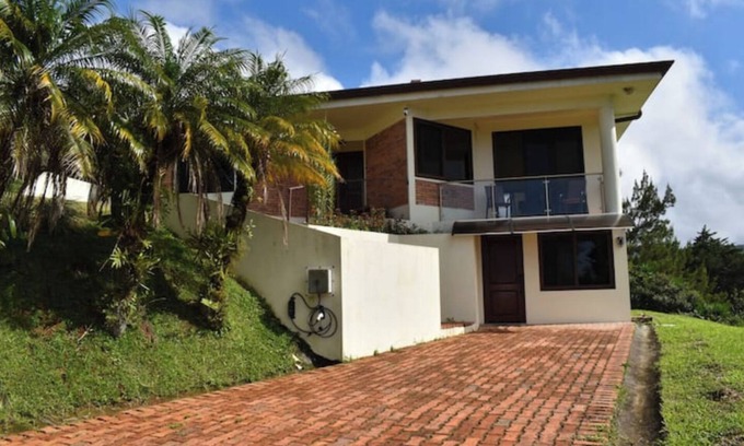Tierras Morenas Casa | Welcoming 3-bedroom house with WiFi in Tilaran