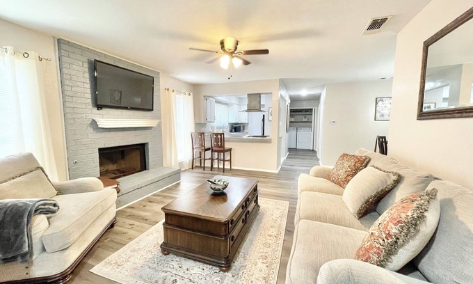West Arlington Casa | Welcoming all traveling professionals - 30 day stays