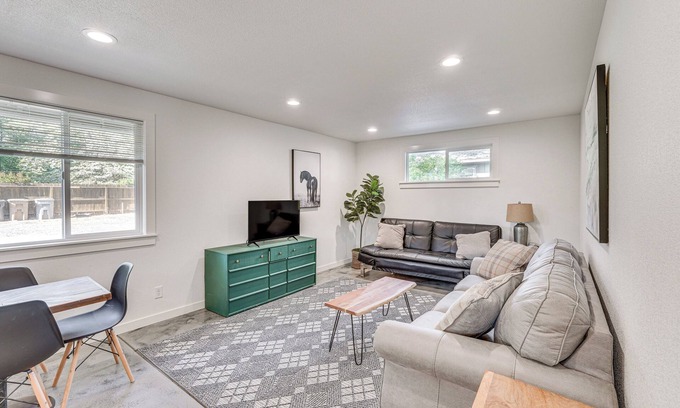 Grants Pass Casa | Welcoming Grants Pass Retreat - Walk to Park!