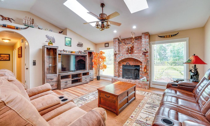 Alachua Casa | Welcoming Home w/Yard on 20 Acres in High Springs