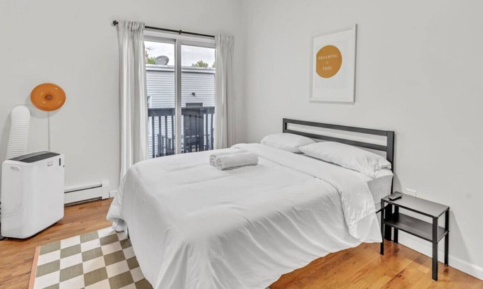 Hackensack River Waterfront Apartamento | Welcoming Private Bedroom Near NYC- LightRail