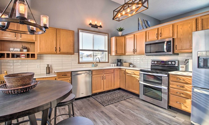 West Fargo Casa | Welcoming West Fargo Retreat w/ Backyard!