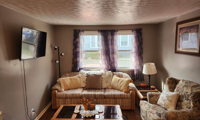 Mason City Apartamento | Welcoming, Wonderfully Cozy 1 bdrm Apt