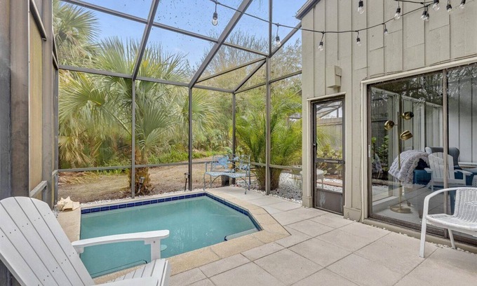 Sawgrass Condominio | Well appointed furnished vacation pool home in PV Beach Sawgrass Country Club.
