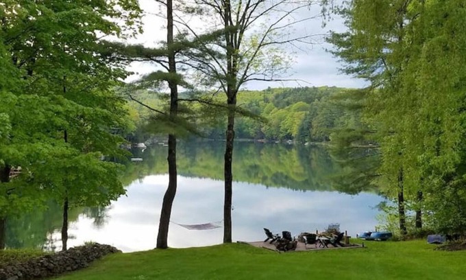 Whitehall Casa | Well Appointed Lakehouse - Family fun