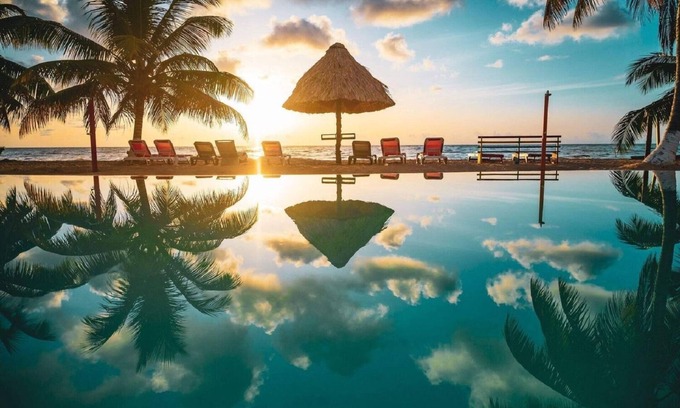Hopkins Complejo | Well-Appointed Suite w/ Private Deck, Full Kitchen, & Beautiful Beach Views