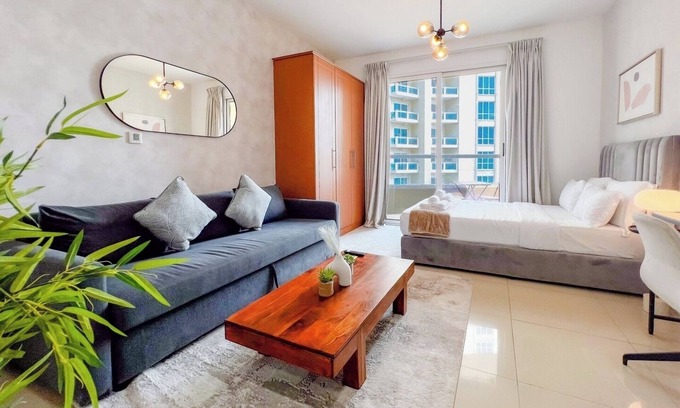 Dubai Production City Apartamento | Well-Formed Studio in Lakeside IMPZ