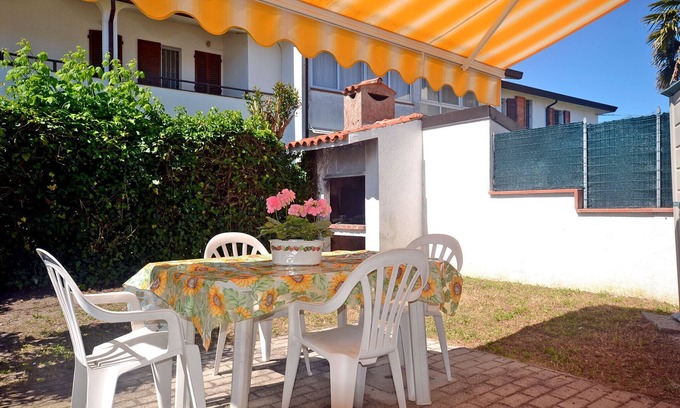 Lido delle Nazioni Casa | Casa vertical bien amueblada con jardín en el monte. 500 del mar